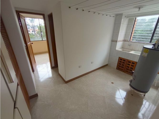 Apartamento de 5 alcobas en arriendo en El Poblado, Medellín, 260 m² · foto 11 de 17