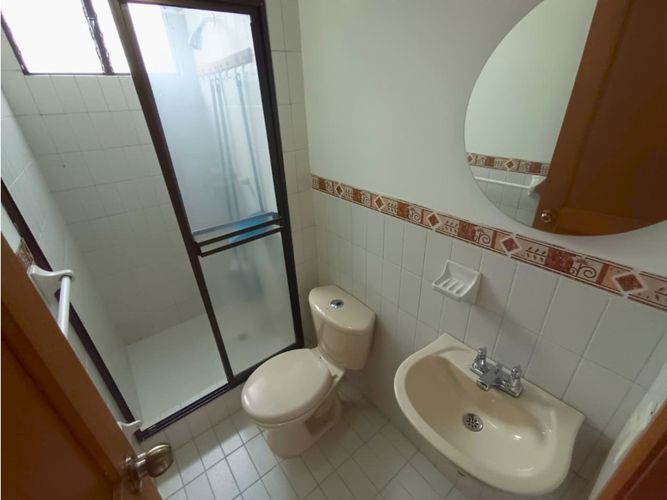 Apartamento de 5 alcobas en arriendo en El Poblado, Medellín, 260 m² · foto 14 de 17