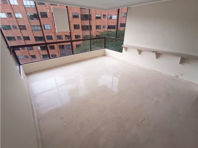 Apartamento de 5 alcobas en arriendo en El Poblado, Medellín, 260 m² · foto 16 de 17