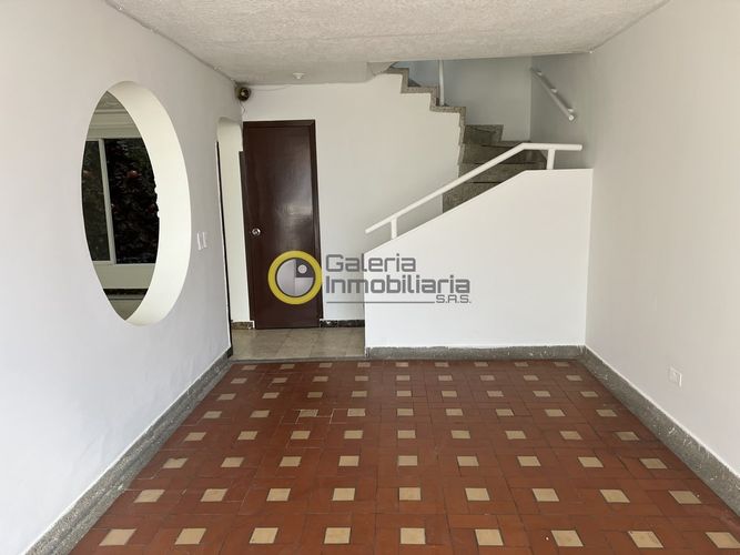 Casa de 5 alcobas en venta en Granjas De Provenza, Bucaramanga, 280 m² · foto 3 de 24