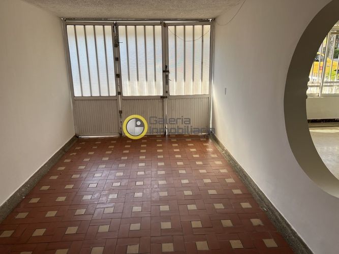 Casa de 5 alcobas en venta en Granjas De Provenza, Bucaramanga, 280 m² · foto 4 de 24