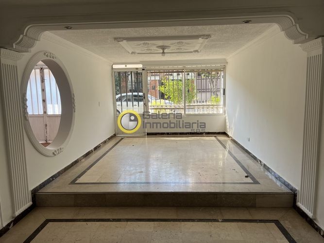 Casa de 5 alcobas en venta en Granjas De Provenza, Bucaramanga, 280 m² · foto 6 de 24