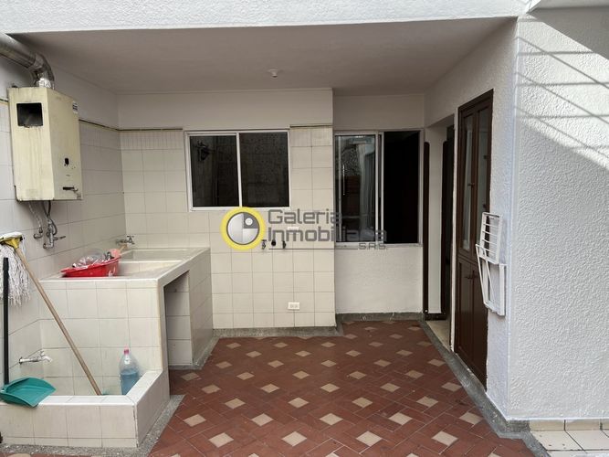 Casa de 5 alcobas en venta en Granjas De Provenza, Bucaramanga, 280 m² · foto 11 de 24