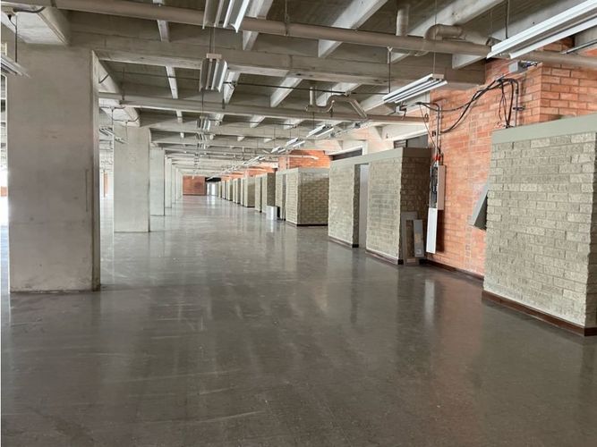 Oficina en arriendo en Shellmar, Medellín, 1165 m² · foto 14 de 19