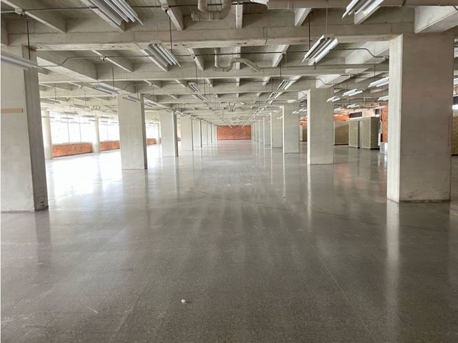 Oficina en arriendo en Shellmar, Medellín, 462 m² · foto 3 de 18