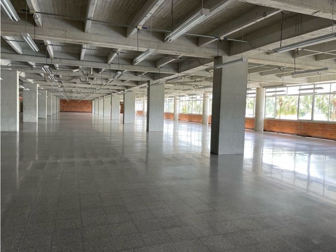 Oficina en arriendo en Shellmar, Medellín, 1940 m² · foto 14 de 18