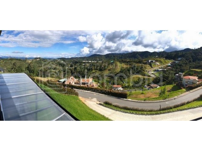 Casa de 4 alcobas en venta en Montessori, Envigado, 370 m² · foto 13 de 16
