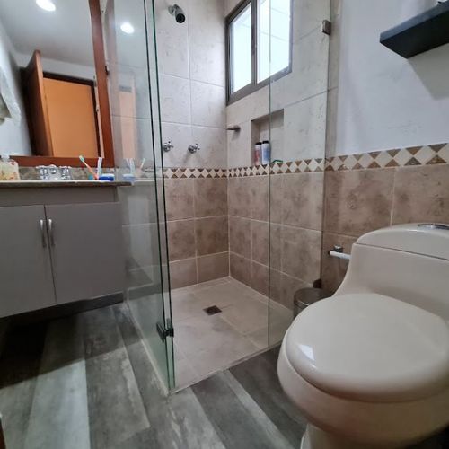 Casa de 3 alcobas en venta en Escobero, Envigado, 310 m² · foto 16 de 24