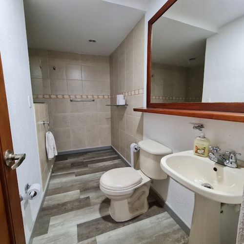Casa de 3 alcobas en venta en Escobero, Envigado, 310 m² · foto 19 de 24