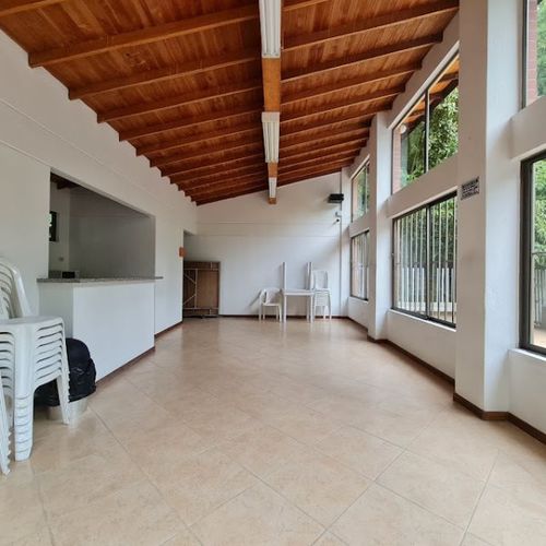 Casa de 3 alcobas en venta en Escobero, Envigado, 310 m² · foto 22 de 24