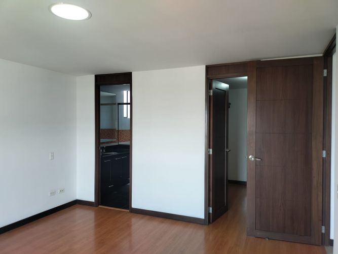 Apartamento de 3 alcobas en arriendo en El Poblado, Medellín, 174 m² · foto 12 de 17