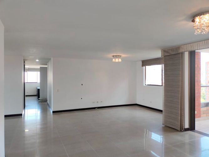 Apartamento de 3 alcobas en arriendo en El Poblado, Medellín, 174 m² · foto 3 de 17