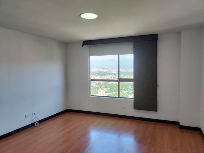 Apartamento de 3 alcobas en arriendo en El Poblado, Medellín, 174 m² · foto 14 de 17