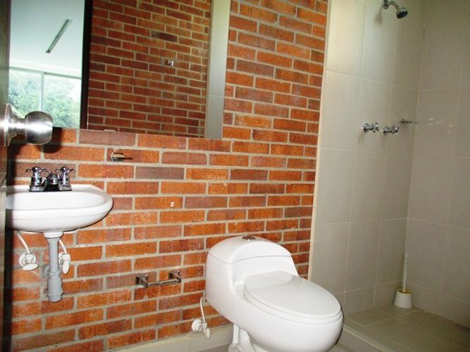 Oficina en arriendo en El Poblado, Medellín, 64 m² · foto 7 de 8
