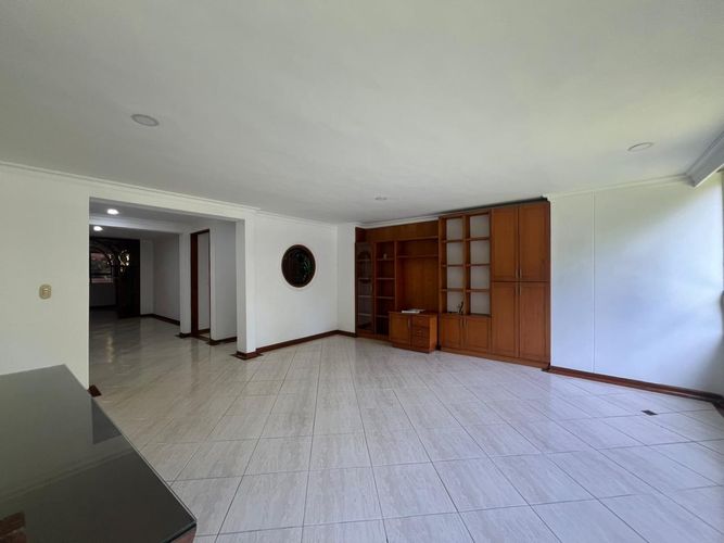 Apartamento de 3 alcobas en arriendo en Santa María De Los Ángeles, Medellín, 157 m² · foto 4 de 19