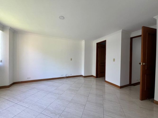 Apartamento de 3 alcobas en arriendo en Santa María De Los Ángeles, Medellín, 157 m² · foto 10 de 19