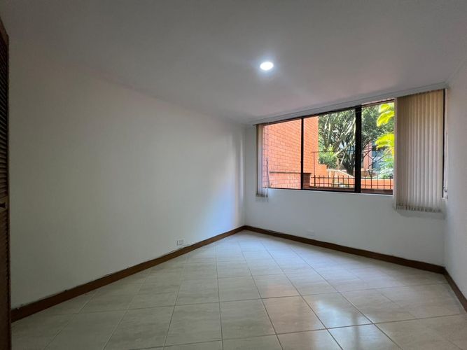 Apartamento de 3 alcobas en arriendo en Santa María De Los Ángeles, Medellín, 157 m² · foto 9 de 19