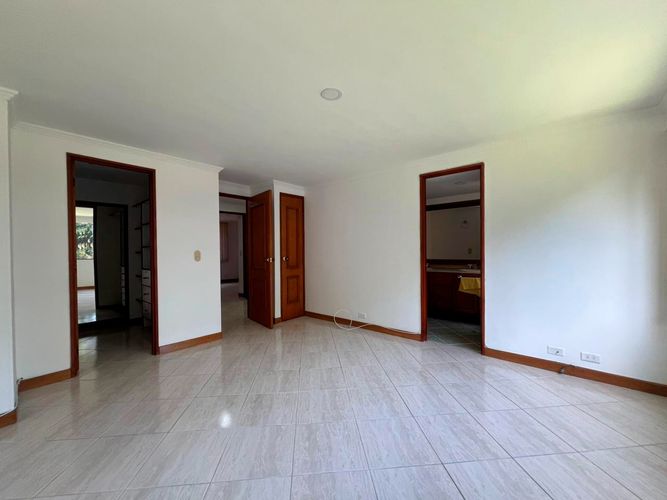 Apartamento de 3 alcobas en arriendo en Santa María De Los Ángeles, Medellín, 157 m² · foto 12 de 19
