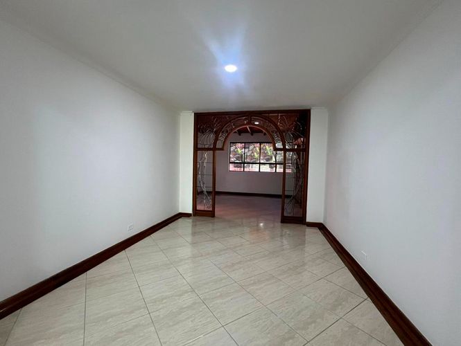Apartamento de 3 alcobas en arriendo en Santa María De Los Ángeles, Medellín, 157 m² · foto 11 de 19