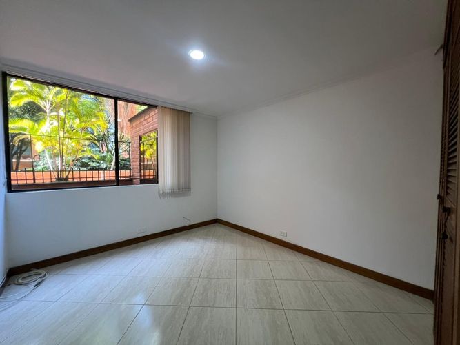 Apartamento de 3 alcobas en arriendo en Santa María De Los Ángeles, Medellín, 157 m² · foto 8 de 19