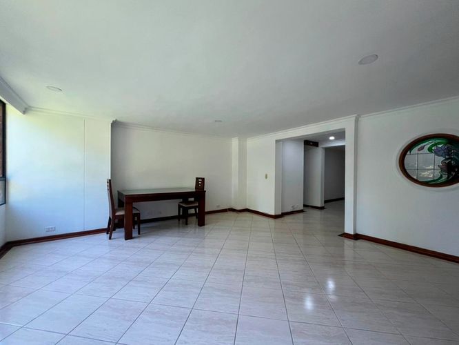 Apartamento de 3 alcobas en arriendo en Santa María De Los Ángeles, Medellín, 157 m² · foto 13 de 19