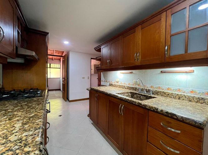 Apartamento de 3 alcobas en arriendo en Santa María De Los Ángeles, Medellín, 157 m² · foto 7 de 19