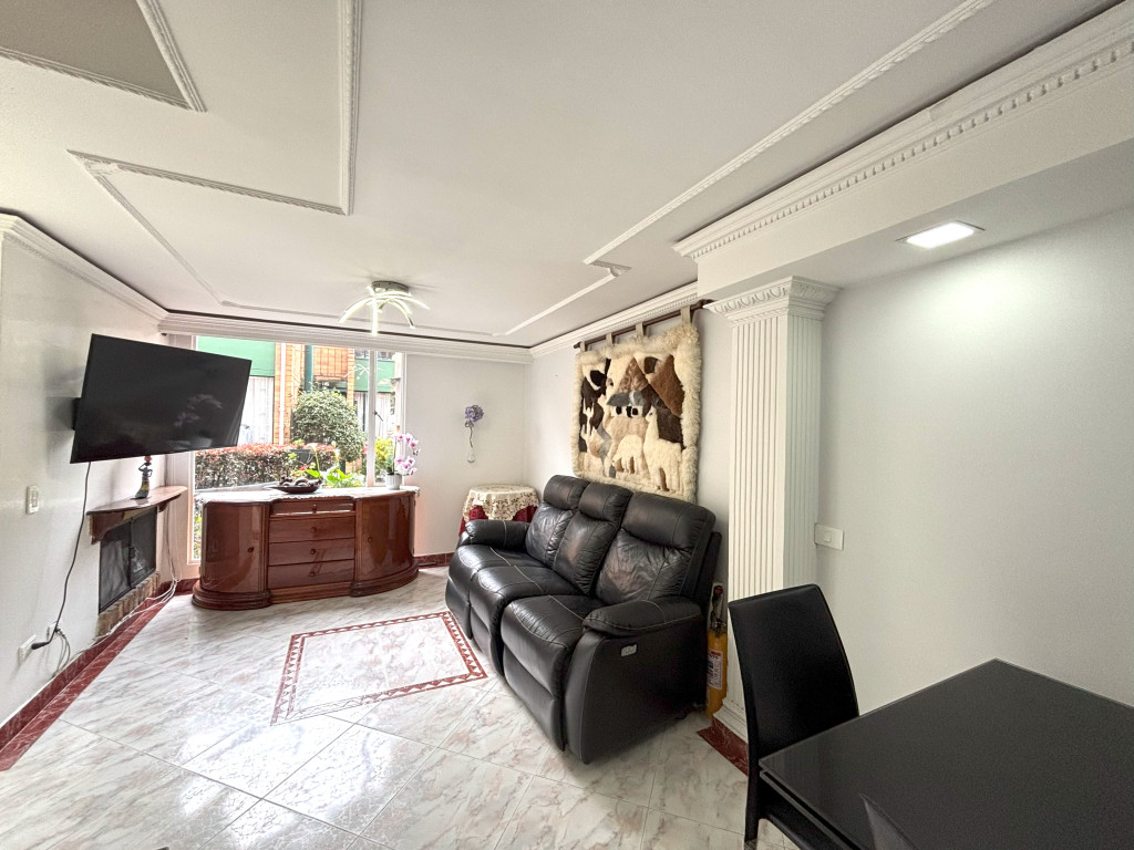 Casa en venta en Verbenal San Antonio, Bogotá · foto 3 de 24