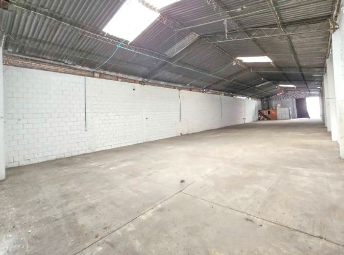 Bodega en arriendo en Romelia Alta, Dosquebradas, 430 m² · foto 2 de 8