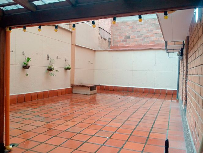 Apartamento de 3 alcobas en venta en Laureles, Medellín, 117 m² · foto 18 de 19