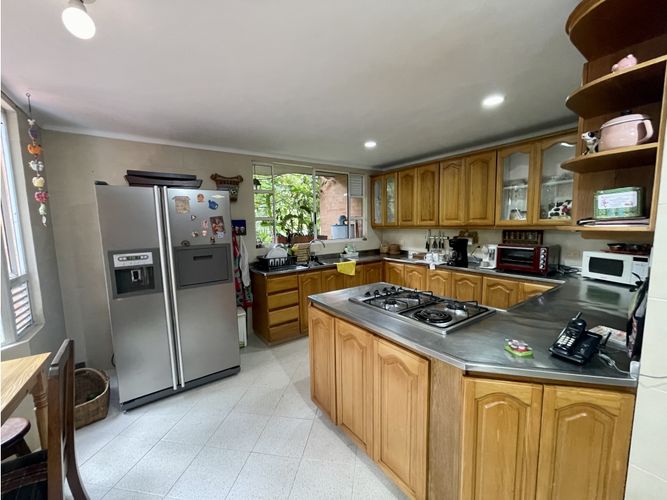 Casa de 4 alcobas en venta en Altos Del Poblado, Medellín, 300 m² · foto 4 de 18