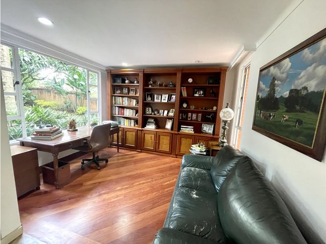Casa de 4 alcobas en venta en Altos Del Poblado, Medellín, 300 m² · foto 6 de 18