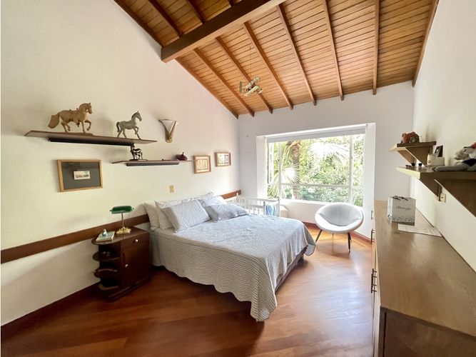Casa de 4 alcobas en venta en Altos Del Poblado, Medellín, 300 m² · foto 8 de 18