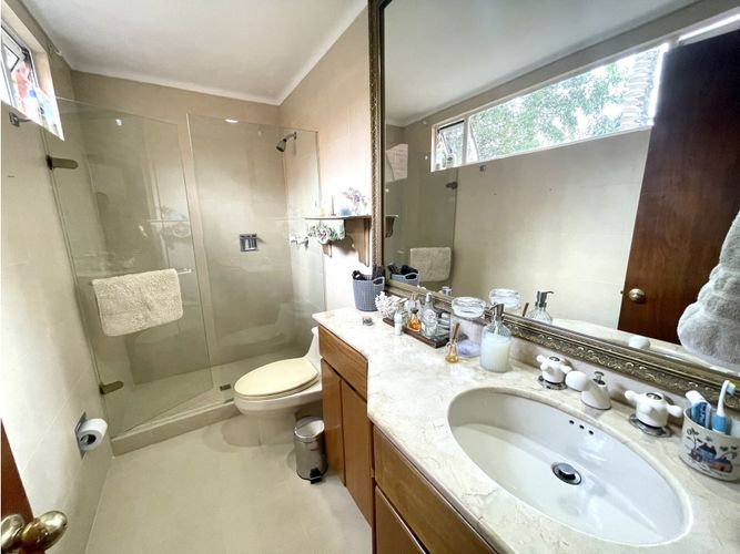 Casa de 4 alcobas en venta en Altos Del Poblado, Medellín, 300 m² · foto 11 de 18