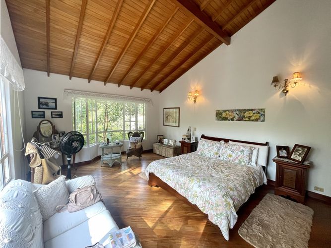 Casa de 4 alcobas en venta en Altos Del Poblado, Medellín, 300 m² · foto 14 de 18