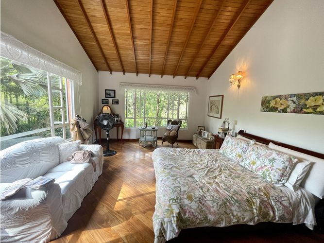 Casa de 4 alcobas en venta en Altos Del Poblado, Medellín, 300 m² · foto 15 de 18