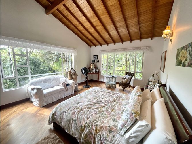 Casa de 4 alcobas en venta en Altos Del Poblado, Medellín, 300 m² · foto 16 de 18