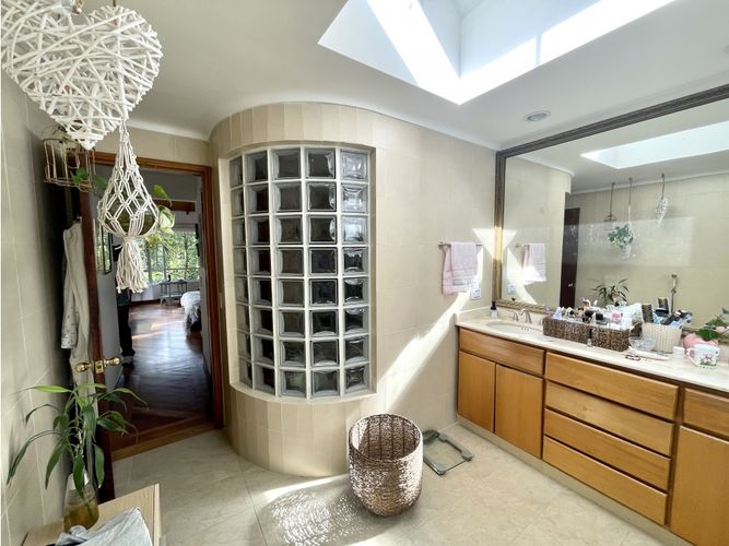 Casa de 4 alcobas en venta en Altos Del Poblado, Medellín, 300 m² · foto 17 de 18