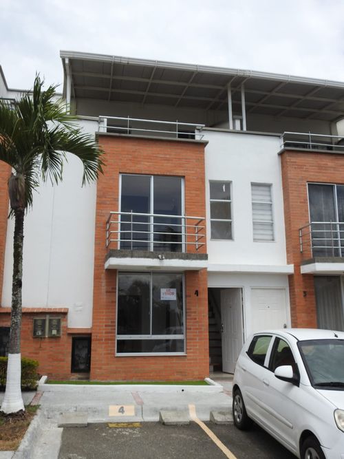 Casa de 3 alcobas en venta en Condina, Pereira, 120 m² · foto 2 de 11
