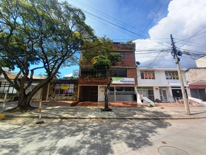Edificio en venta en Tequendama, Cali, 644 m² · foto 2 de 24