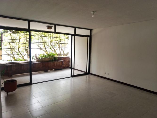 Edificio en venta en Tequendama, Cali, 644 m² · foto 11 de 24