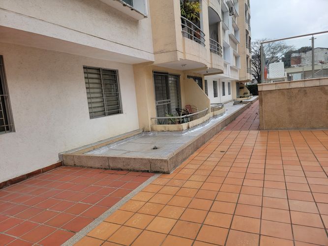 Apartamento de 3 alcobas en venta en La Flora, Cali, 80 m² · foto 11 de 24