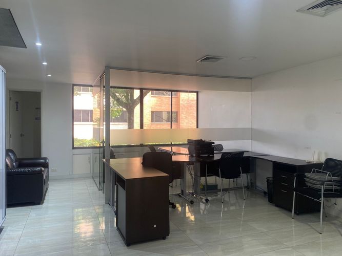 Oficina en arriendo en El Poblado, Medellín, 37 m² · foto 7 de 8