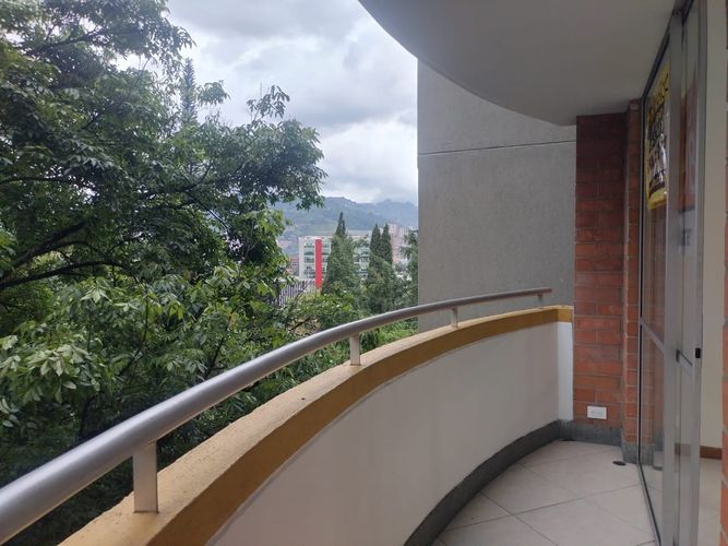 Apartamento de 1 alcoba en arriendo en El Poblado, Medellín, 50 m² · foto 2 de 14