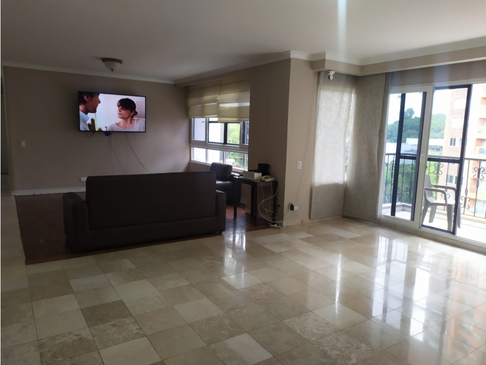 Apartamento en venta en Pinares, Pereira · foto 3 de 24