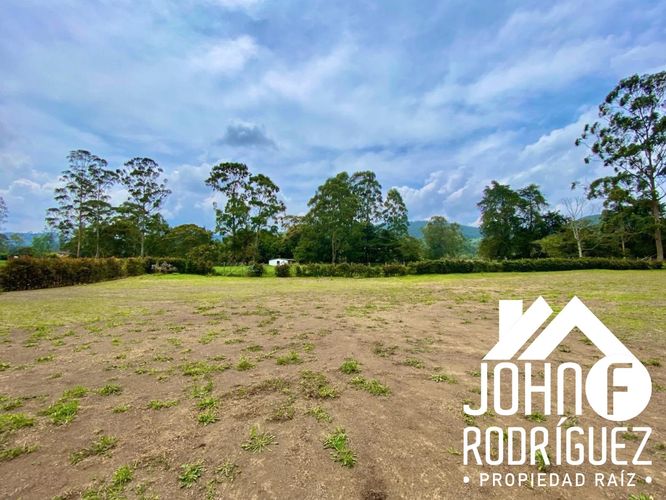 Lote en venta en San Nicolas, La Ceja, 2725 m² · foto 3 de 8