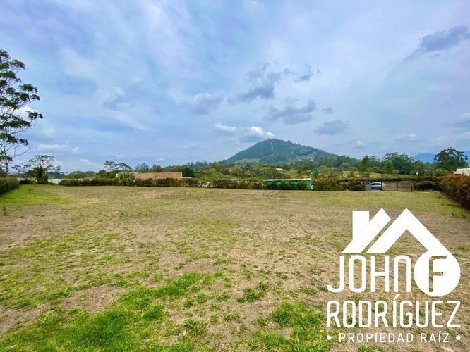 Lote en venta en San Nicolas, La Ceja, 2725 m² · foto 2 de 8