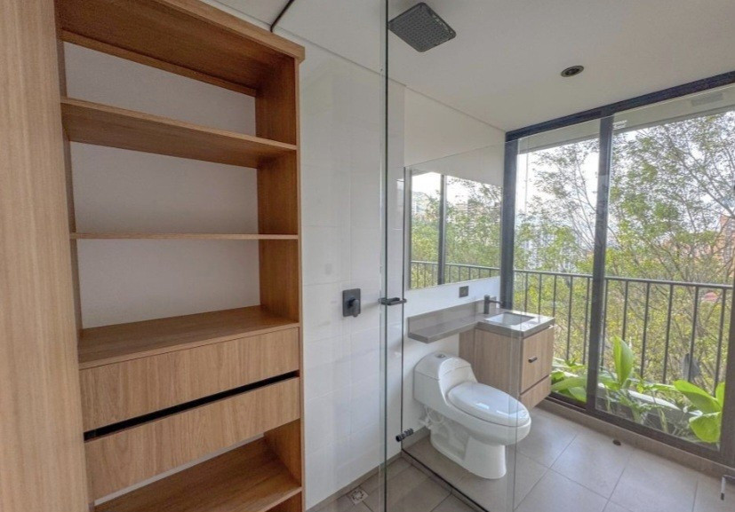 Apartamento en venta en Altos del poblado, Medellín [No disponible] 2