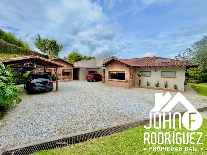 Casa de 4 alcobas en venta en El Rosal, Rionegro, 240 m² · foto 3 de 24