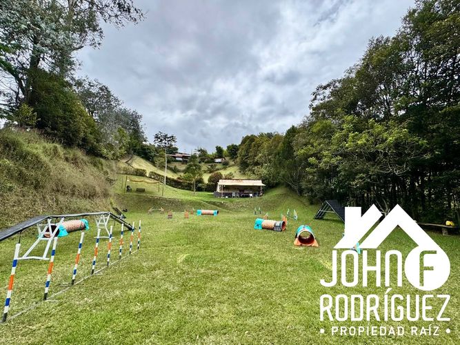 Casa de 4 alcobas en venta en El Rosal, Rionegro, 240 m² · foto 11 de 24