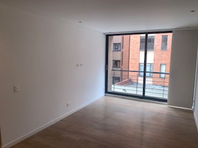 Apartamento de 3 alcobas en venta en Los Cedritos, Bogotá, 94 m² · foto 3 de 18